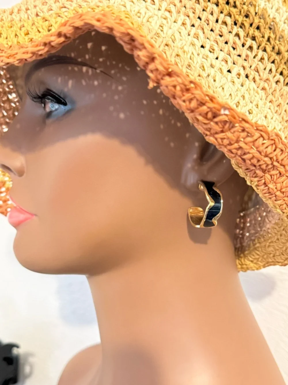 Gold and Black Hoop Earrings‎